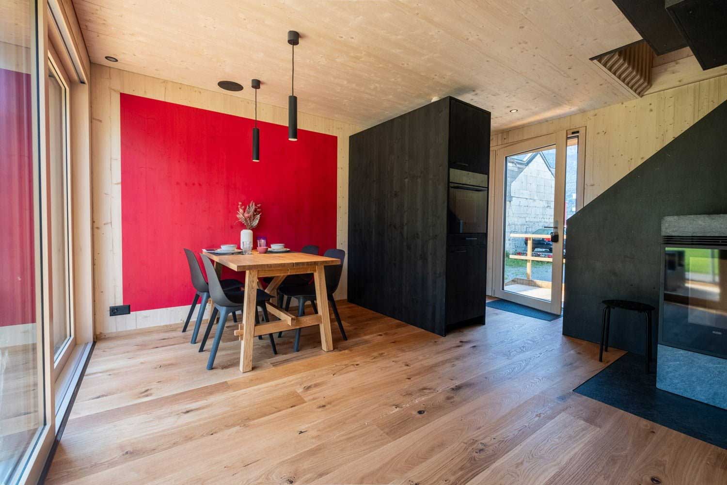 Essen und Garderobe - Swissbijou Stans