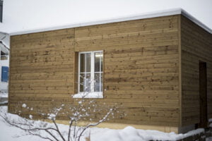 Westfassade von Garage nach Umbau